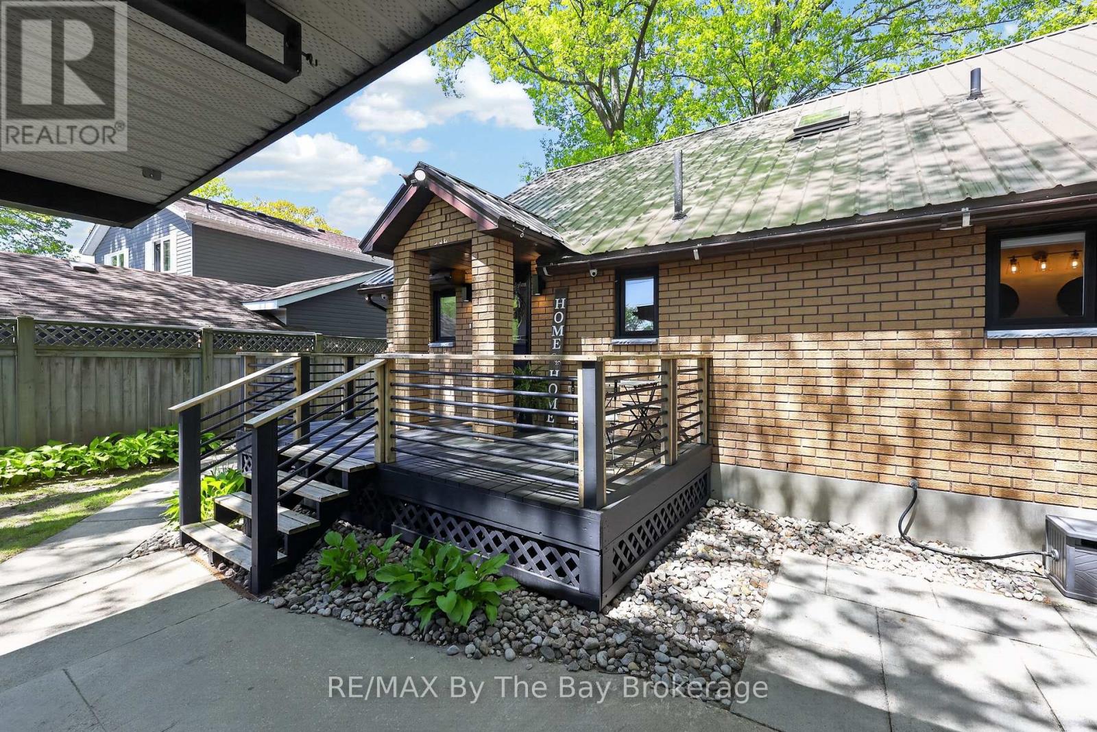 1416 River Road W, Wasaga Beach, Ontario  L9Z 2W5 - Photo 47 - S13413854