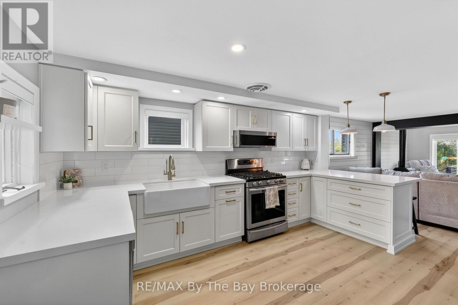 1416 River Road W, Wasaga Beach, Ontario  L9Z 2W5 - Photo 7 - S13413854