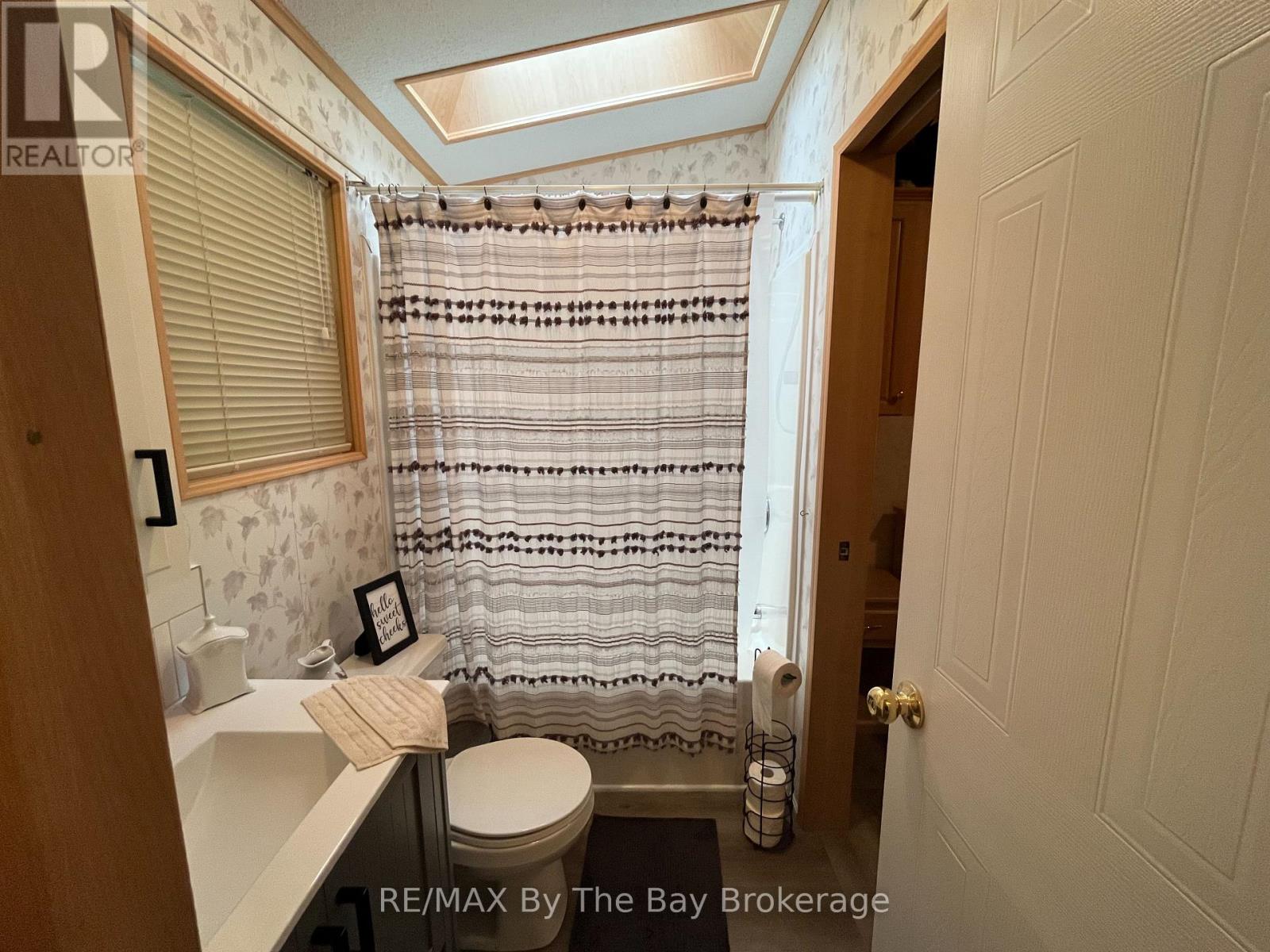 247 - 85 Theme Park Drive, Wasaga Beach, Ontario  L9Z 1X7 - Photo 14 - S13414154