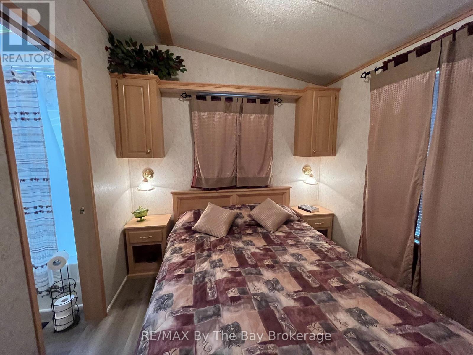 247 - 85 Theme Park Drive, Wasaga Beach, Ontario  L9Z 1X7 - Photo 18 - S13414154