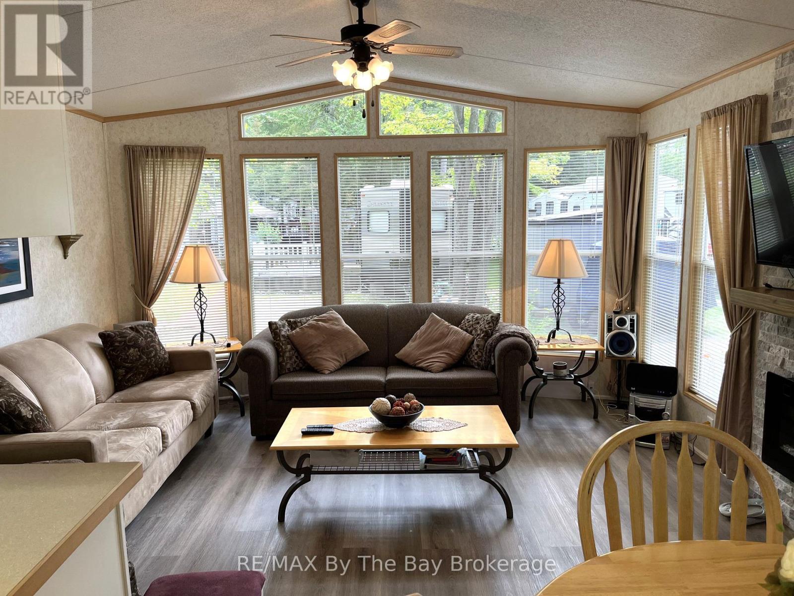 247 - 85 Theme Park Drive, Wasaga Beach, Ontario  L9Z 1X7 - Photo 6 - S13414154