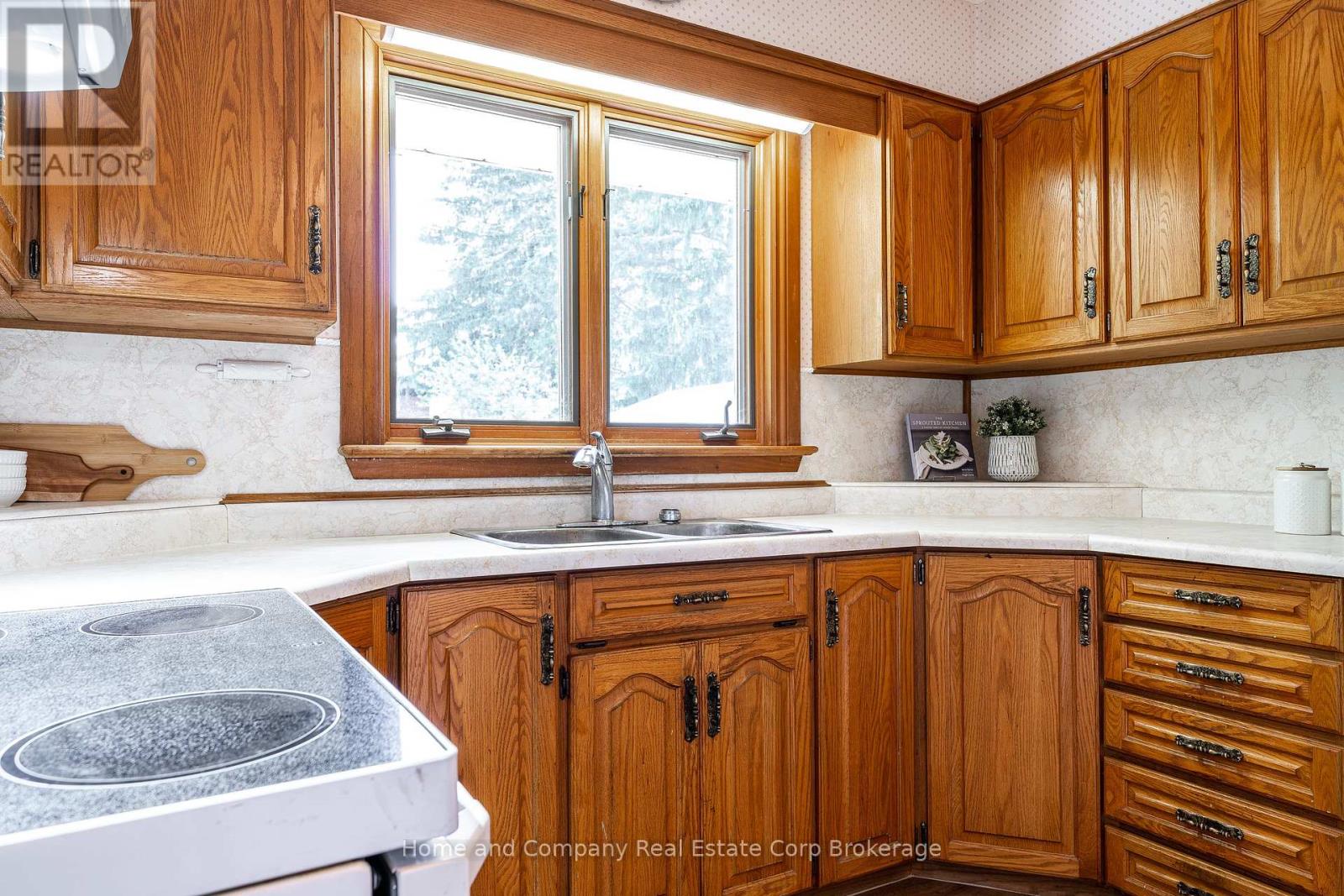 354 West Gore Street, Stratford, Ontario  N5A 1L1 - Photo 14 - X13414054