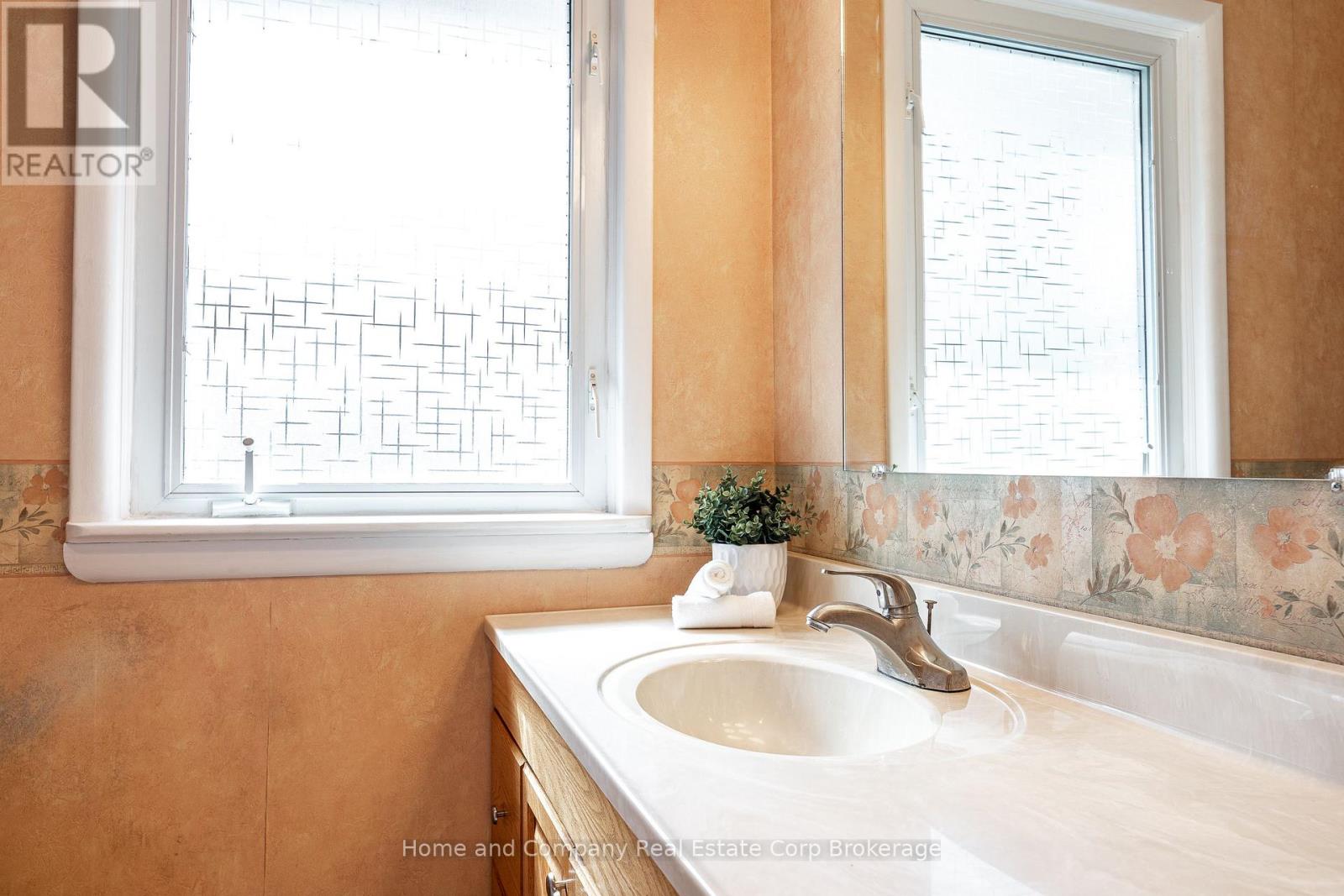 354 West Gore Street, Stratford, Ontario  N5A 1L1 - Photo 20 - X13414054