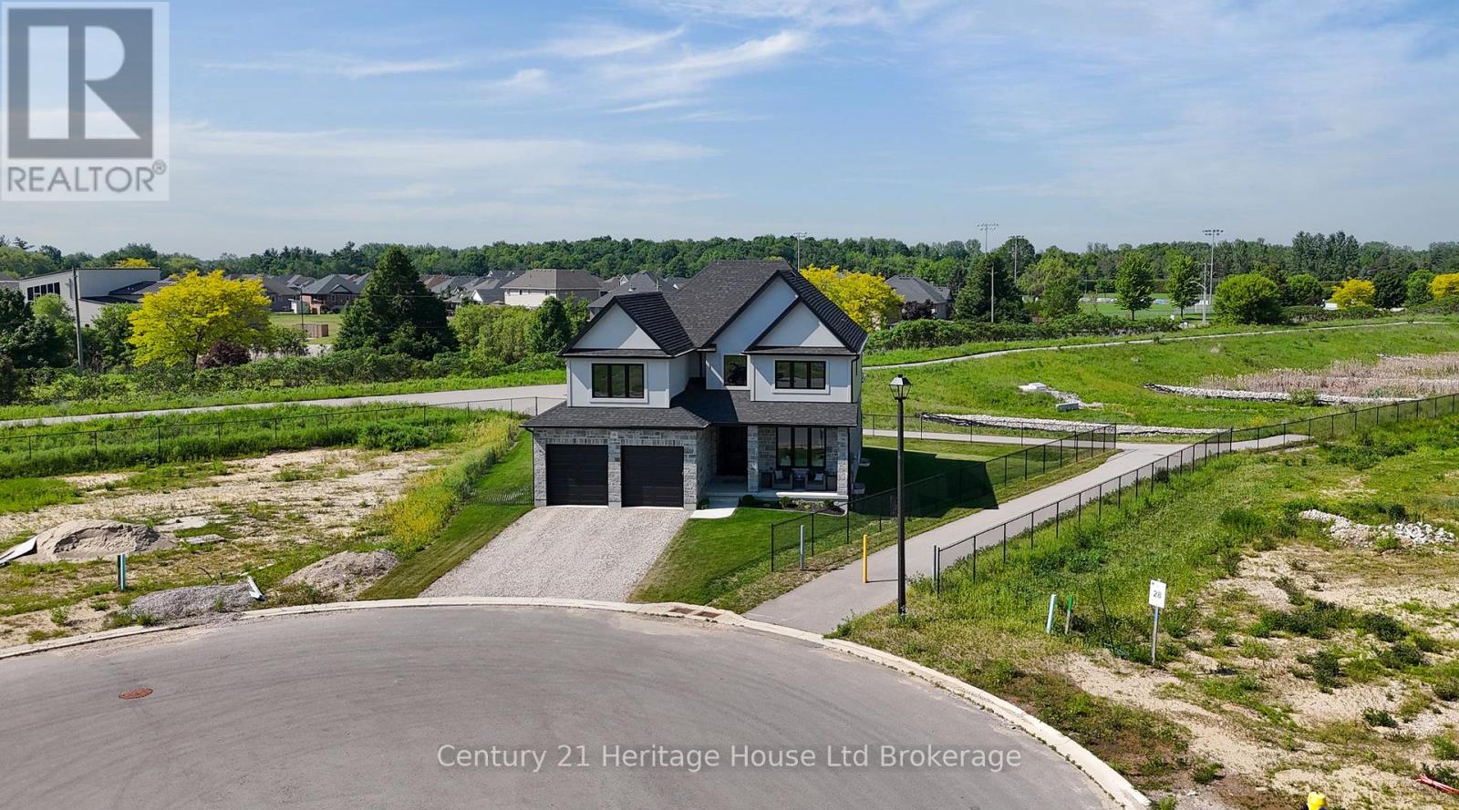 18 Thompson Court, Tillsonburg, Ontario  N4G 0G3 - Photo 2 - X13414322