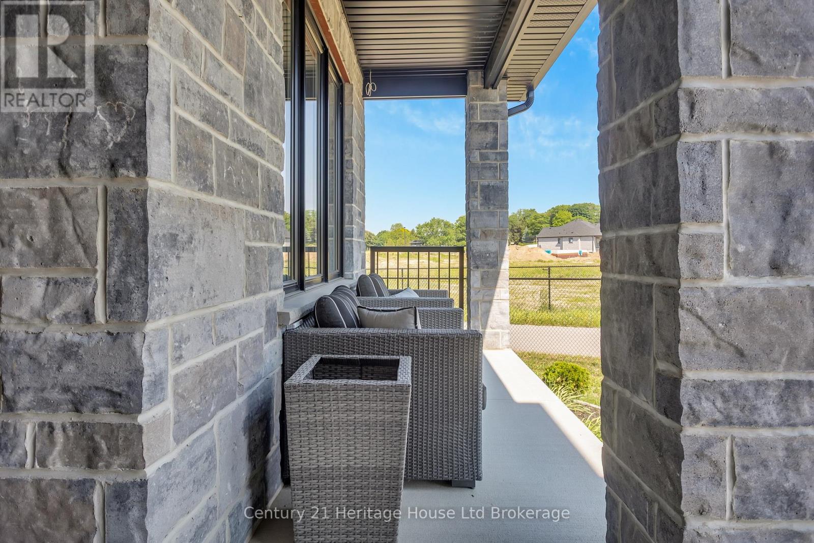 18 Thompson Court, Tillsonburg, Ontario  N4G 0G3 - Photo 5 - X13414322