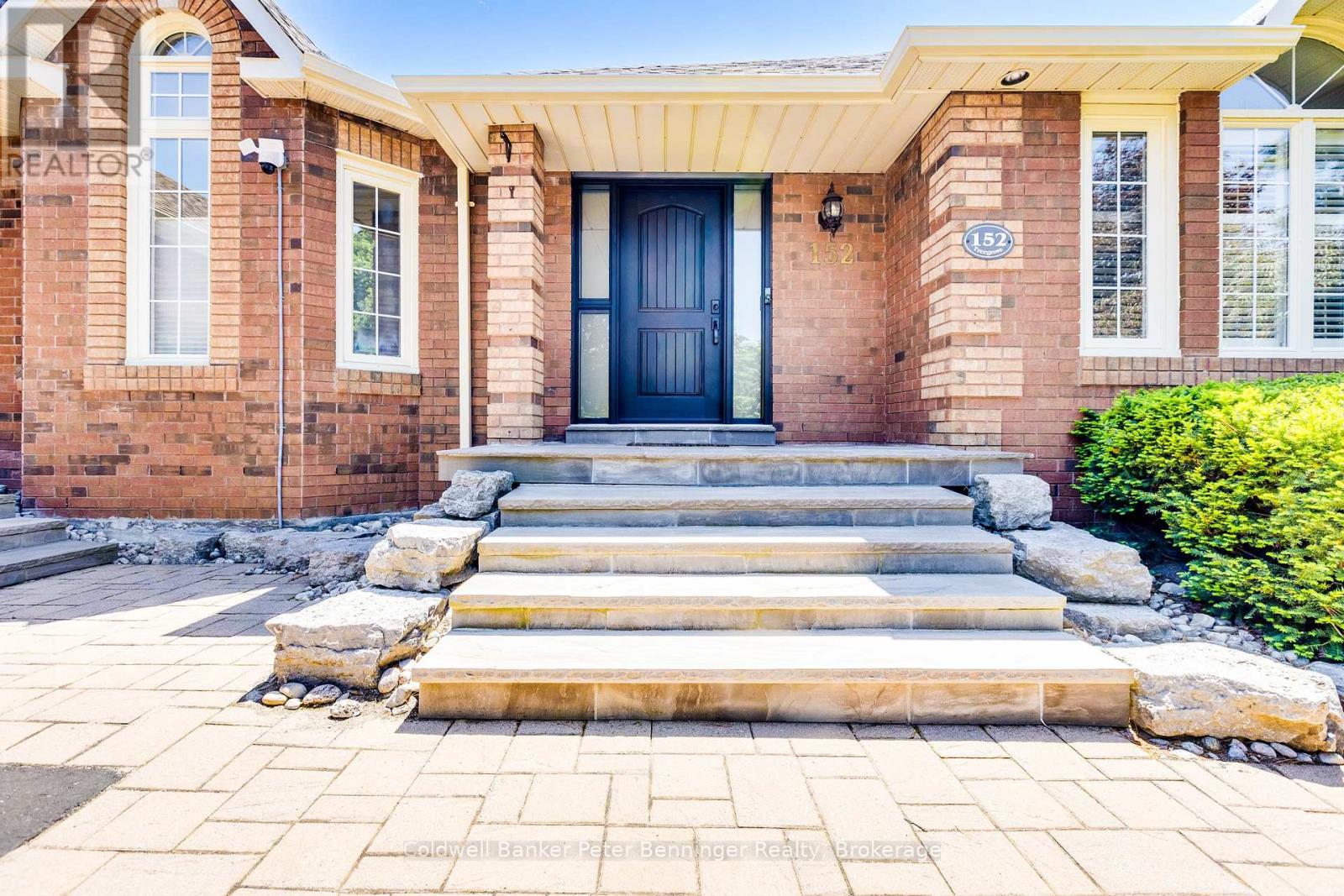152 Treegrove Circle, Aurora, Ontario  L4G 6M1 - Photo 2 - N13414338