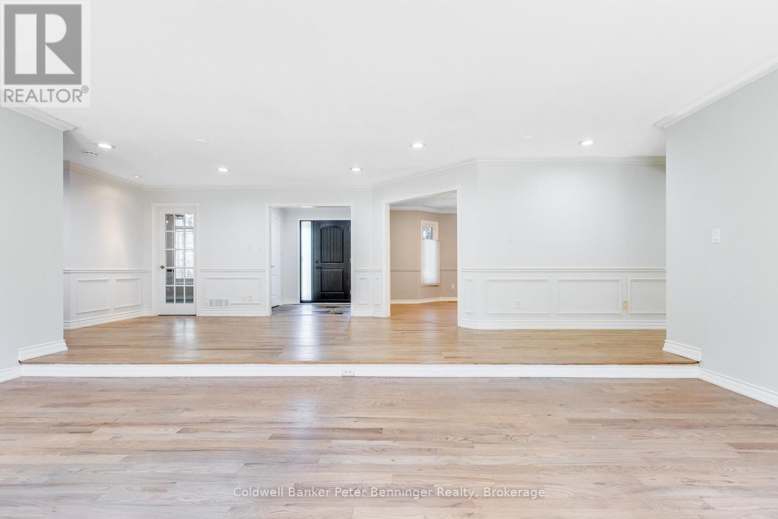 152 Treegrove Circle, Aurora, Ontario  L4G 6M1 - Photo 4 - N13414338