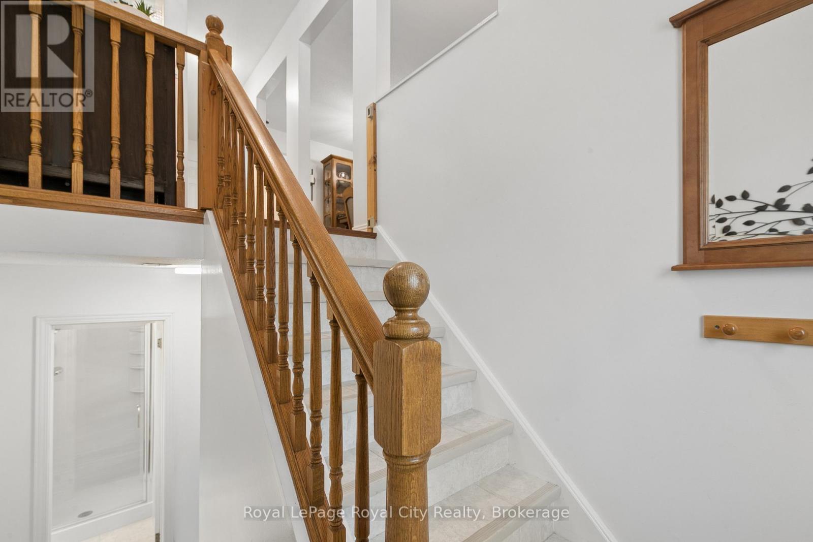 406 Ironwood Road, Guelph, Ontario  N1G 3N8 - Photo 3 - X13414804