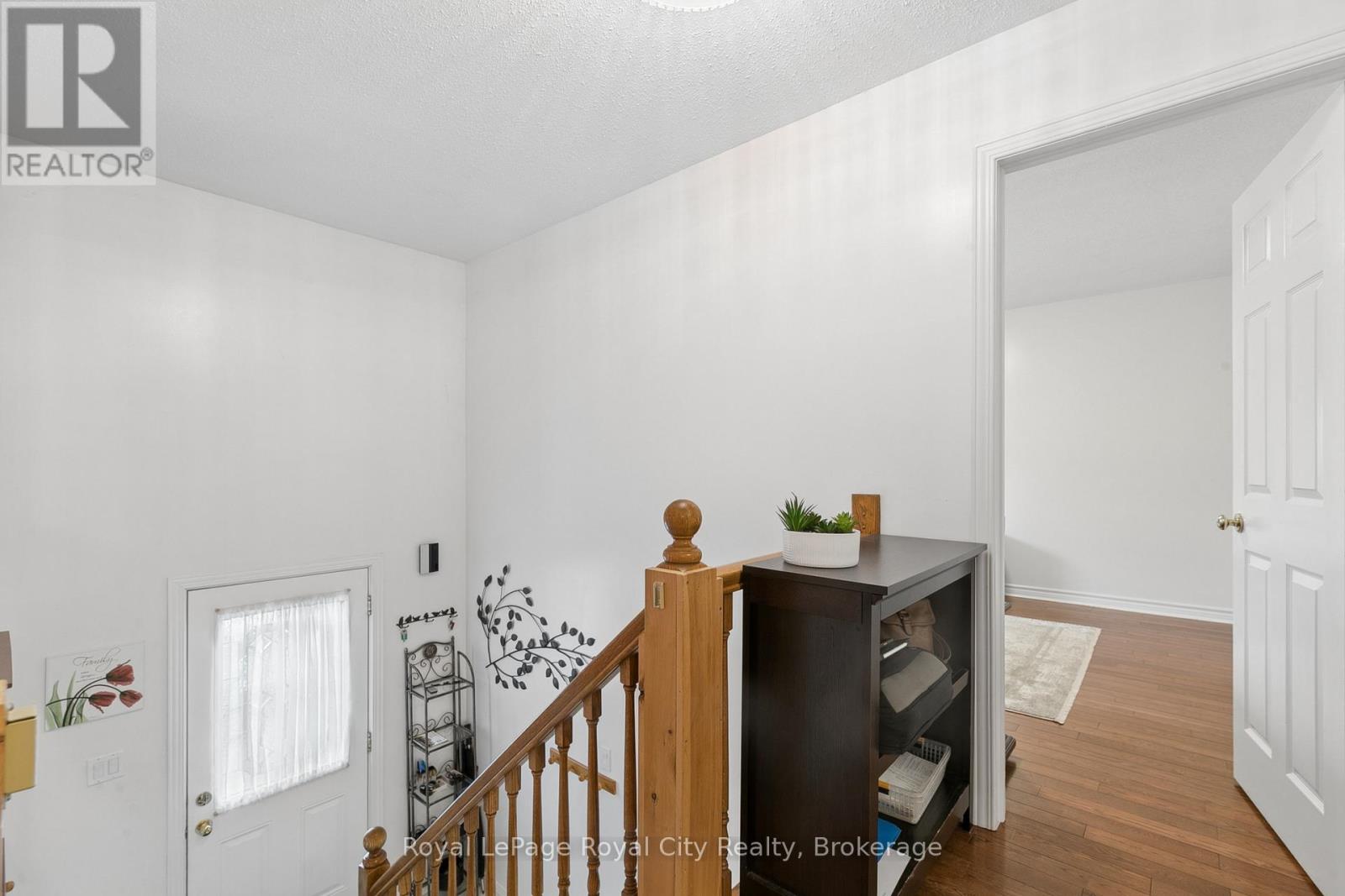 406 Ironwood Road, Guelph, Ontario  N1G 3N8 - Photo 4 - X13414804
