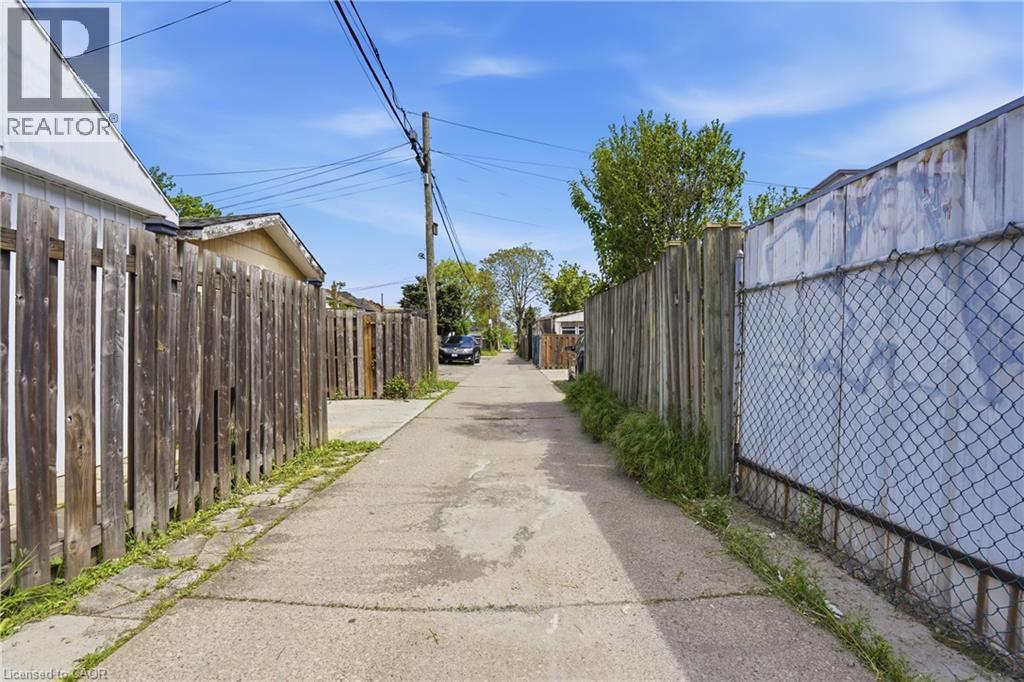 22 Cheever Street, Hamilton, Ontario  L8L 5R7 - Photo 31 - 40837793