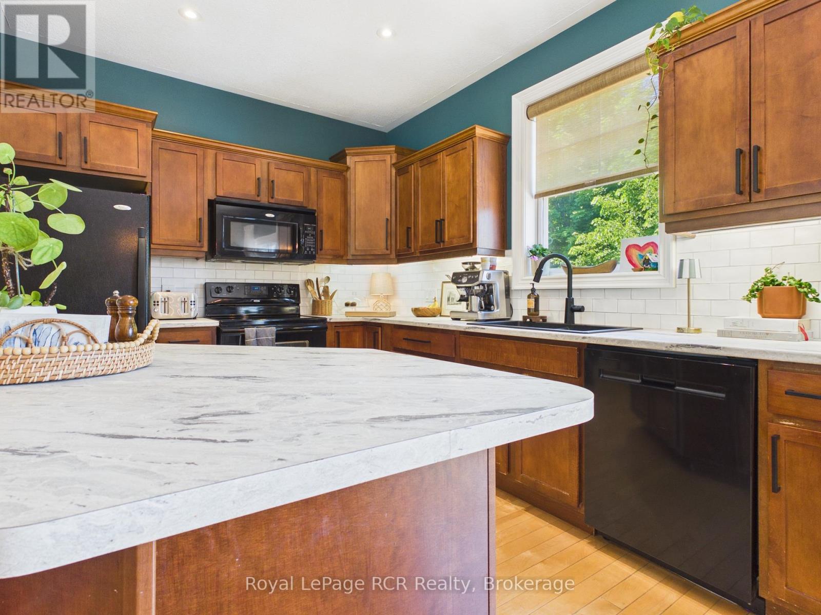 350 Stickel Street, Saugeen Shores, Ontario  N0H 2C1 - Photo 14 - X13415008