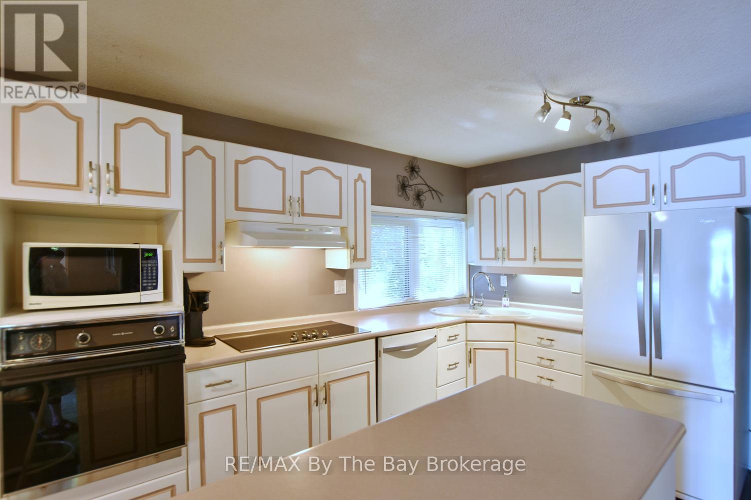 2284 South Orr Lake Road, Springwater, Ontario  L0L 1P0 - Photo 14 - S13415890