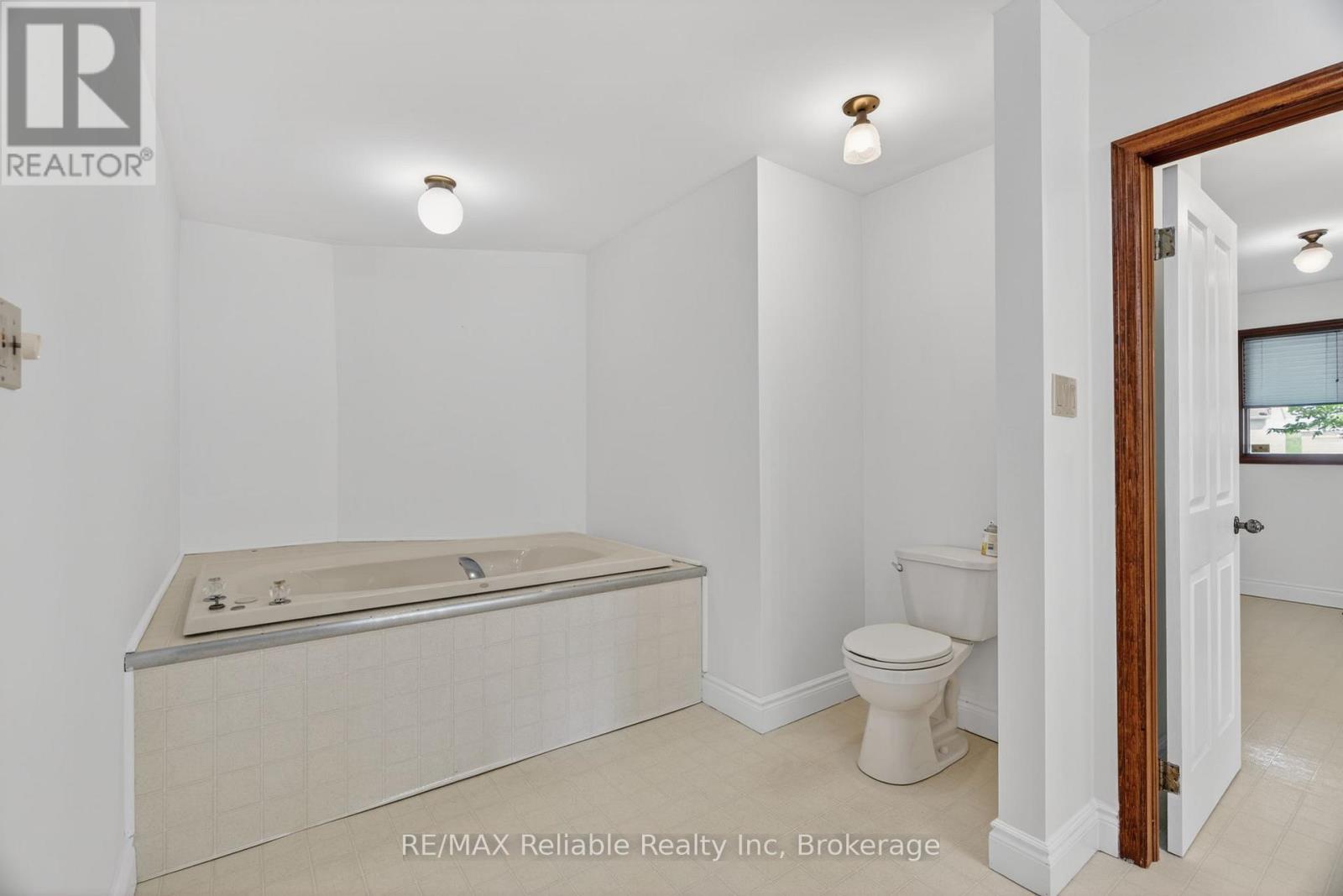 3396 Perth Road 130, Perth South, Ontario  N0K 1V0 - Photo 25 - X13415678