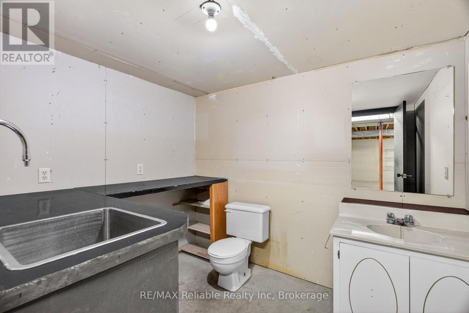3396 Perth Road 130, Perth South, Ontario  N0K 1V0 - Photo 36 - X13415678