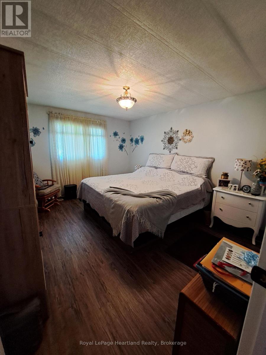 27 Stewart Street, Strathroy-Caradoc, Ontario  N7G 1A1 - Photo 12 - X13415844