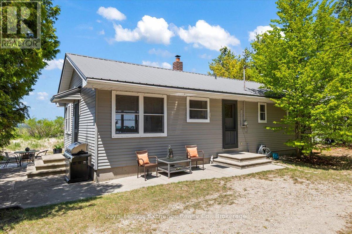 378 6 Concession W, Huron-Kinloss, Ontario  N2Z 2X7 - Photo 3 - X13416076
