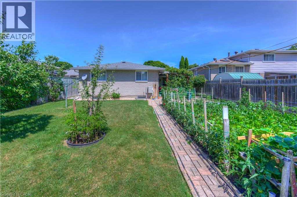 1227 Valentine Drive, Cambridge, Ontario  N3H 2P1 - Photo 3 - 40837906