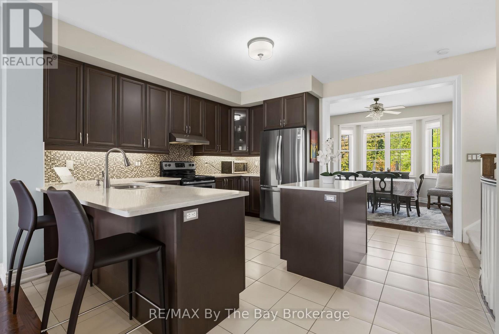 127 Wycliffe Cove, Tay, Ontario  L0K 2A0 - Photo 14 - S13416968