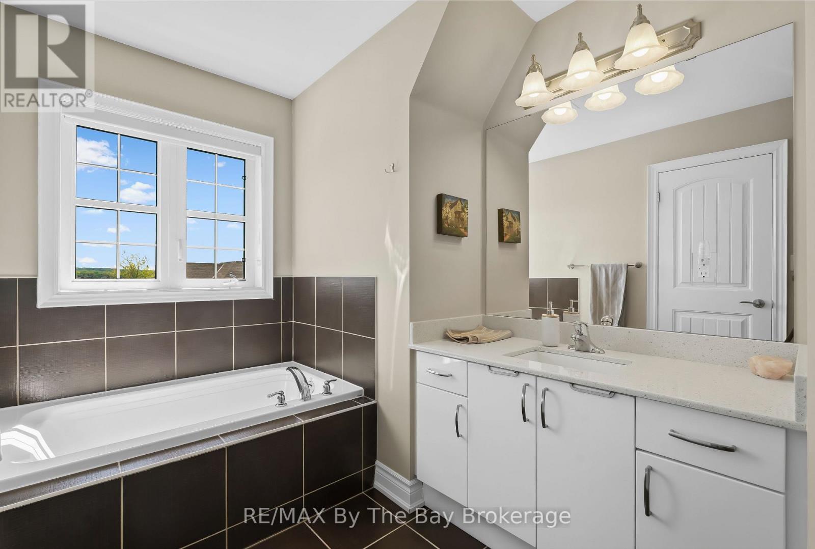 127 Wycliffe Cove, Tay, Ontario  L0K 2A0 - Photo 35 - S13416968