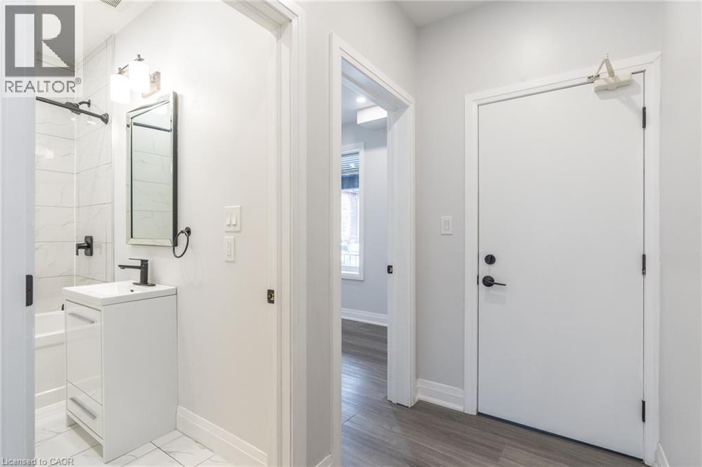 536 Cannon Street E, Hamilton, Ontario  L8L 2E9 - Photo 4 - 40837374