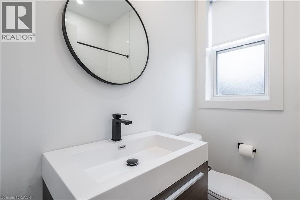 204 Balsam Avenue S, Hamilton, Ontario  L8M 3B8 - Photo 13 - 40837365