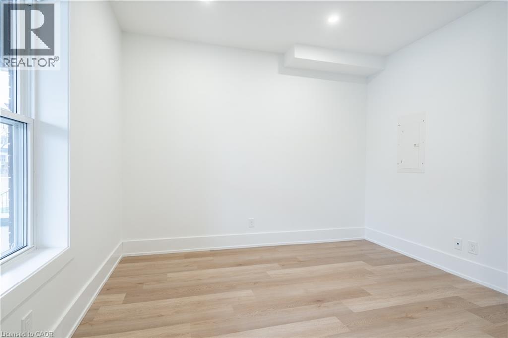 204 Balsam Avenue S, Hamilton, Ontario  L8M 3B8 - Photo 15 - 40837365