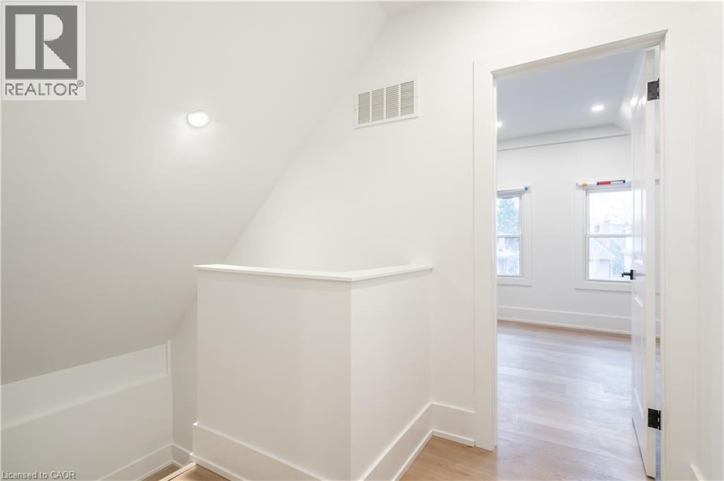 204 Balsam Avenue S, Hamilton, Ontario  L8M 3B8 - Photo 30 - 40837365