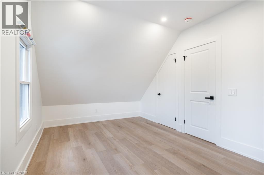 204 Balsam Avenue S, Hamilton, Ontario  L8M 3B8 - Photo 31 - 40837365