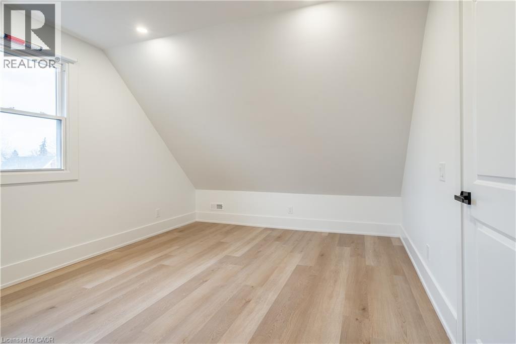204 Balsam Avenue S, Hamilton, Ontario  L8M 3B8 - Photo 33 - 40837352