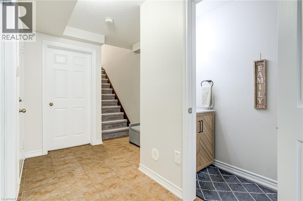 7 Sirente Drive Unit# 11, Hamilton, Ontario  L9A 0B4 - Photo 8 - 40836576