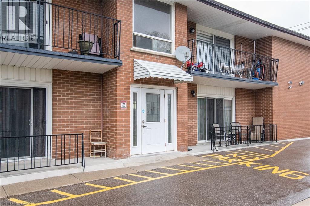 39 Secord Avenue, Kitchener, Ontario  N2B 2C3 - Photo 2 - 40836299