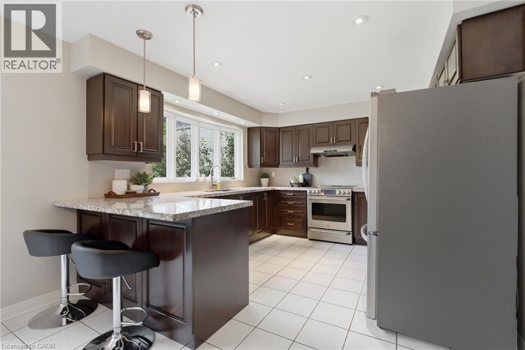 2205 Shaftesbury Court, Oakville, Ontario  L6H 6C6 - Photo 15 - 40836934