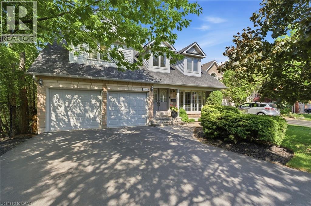2205 Shaftesbury Court, Oakville, Ontario  L6H 6C6 - Photo 3 - 40836934