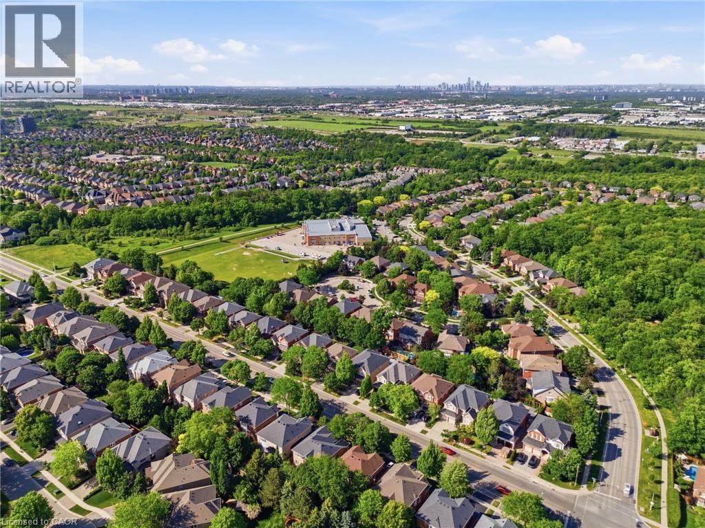 2205 Shaftesbury Court, Oakville, Ontario  L6H 6C6 - Photo 48 - 40836934