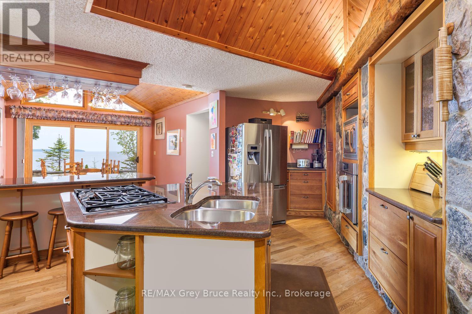 28 Elgin Street, Northern Bruce Peninsula, Ontario  N0H 2R0 - Photo 11 - X13417836