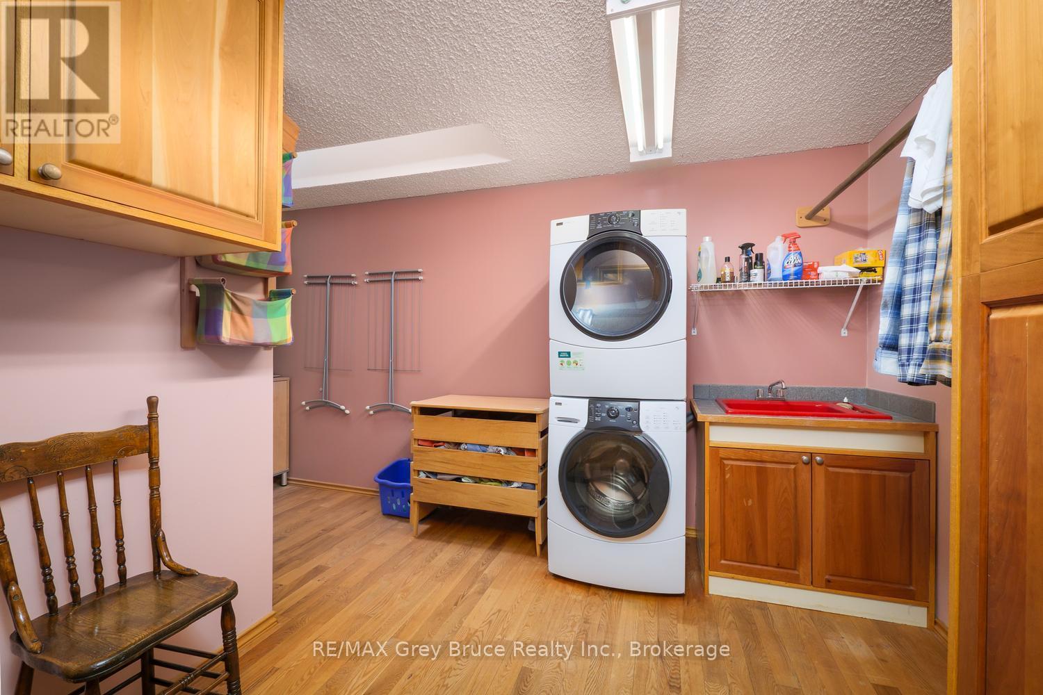 28 Elgin Street, Northern Bruce Peninsula, Ontario  N0H 2R0 - Photo 15 - X13417836
