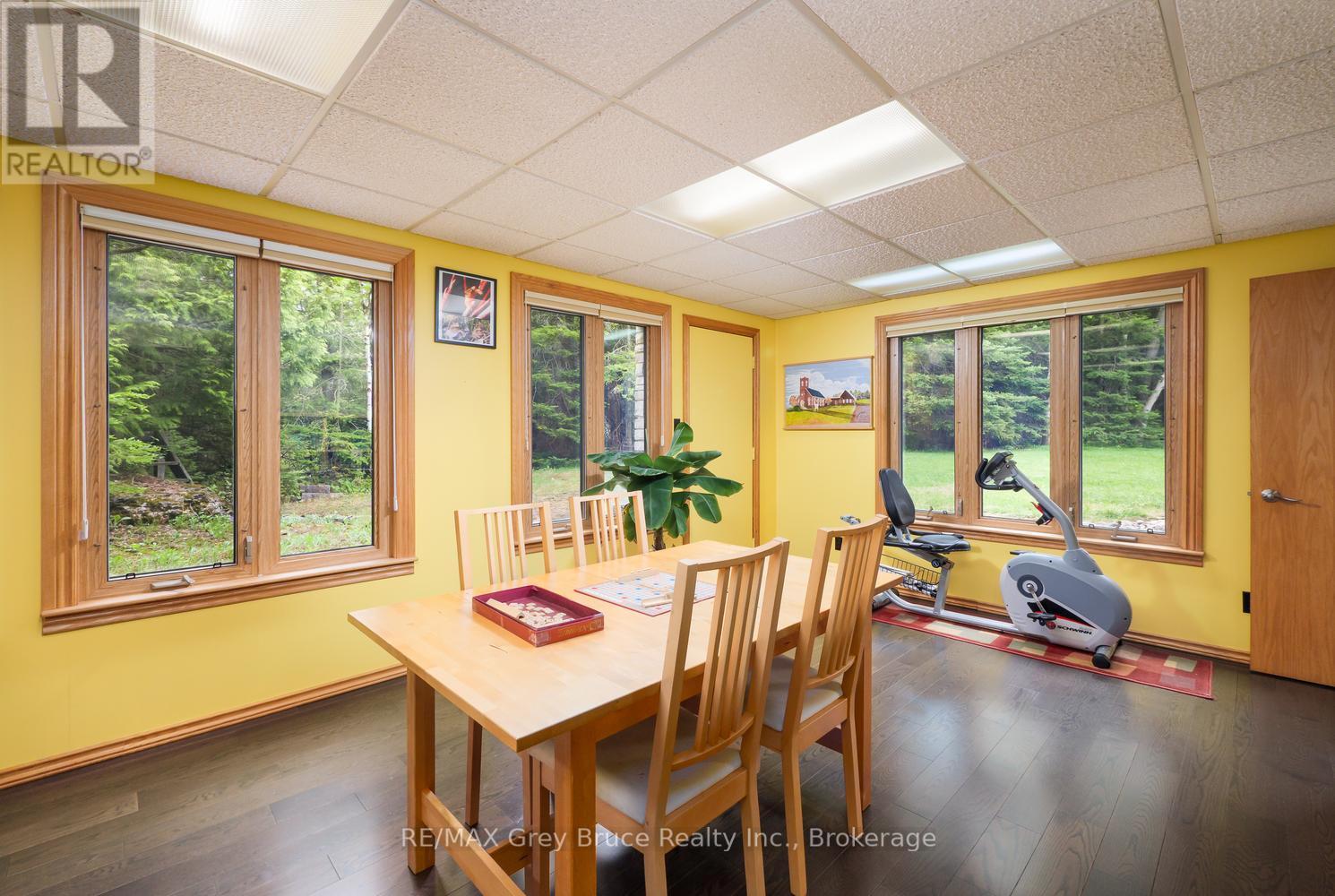 28 Elgin Street, Northern Bruce Peninsula, Ontario  N0H 2R0 - Photo 18 - X13417836