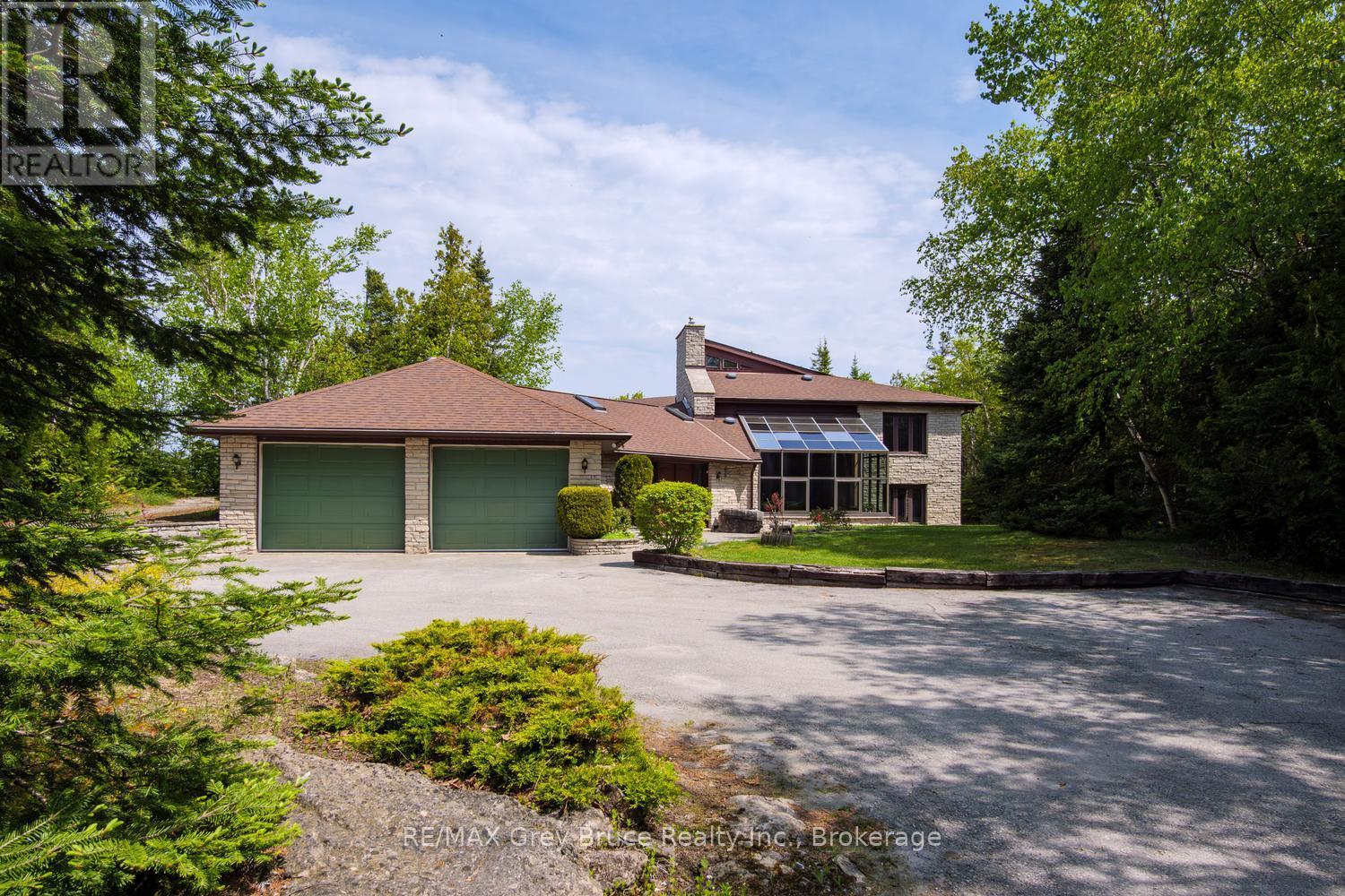28 Elgin Street, Northern Bruce Peninsula, Ontario  N0H 2R0 - Photo 3 - X13417836
