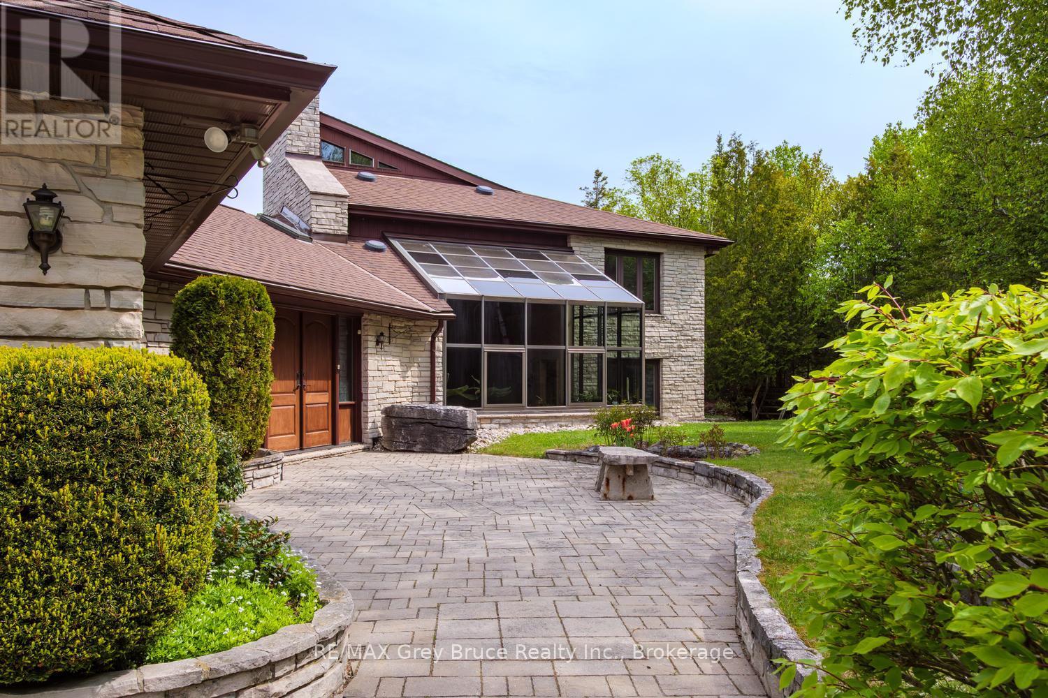 28 Elgin Street, Northern Bruce Peninsula, Ontario  N0H 2R0 - Photo 4 - X13417836