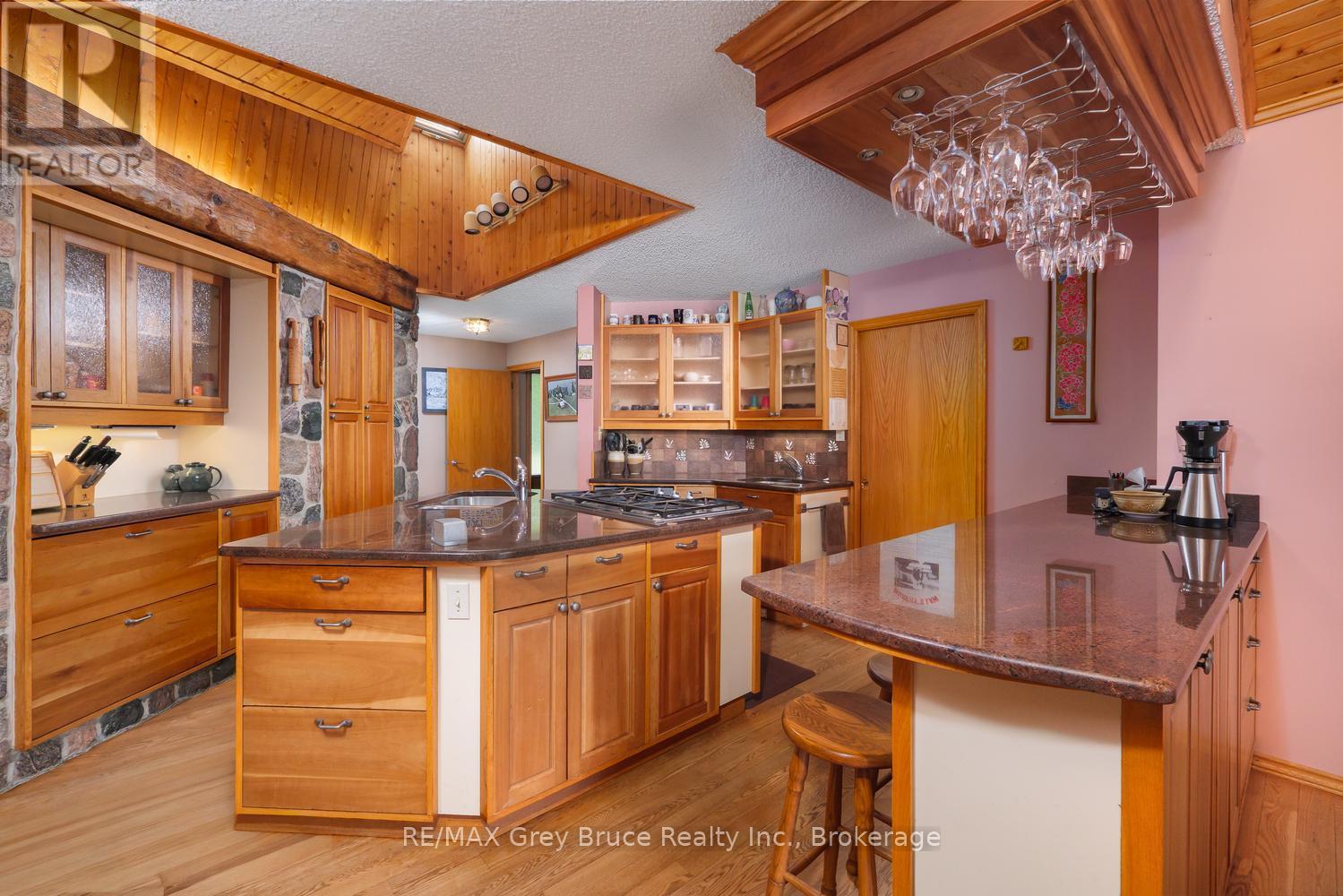 28 Elgin Street, Northern Bruce Peninsula, Ontario  N0H 2R0 - Photo 9 - X13417836