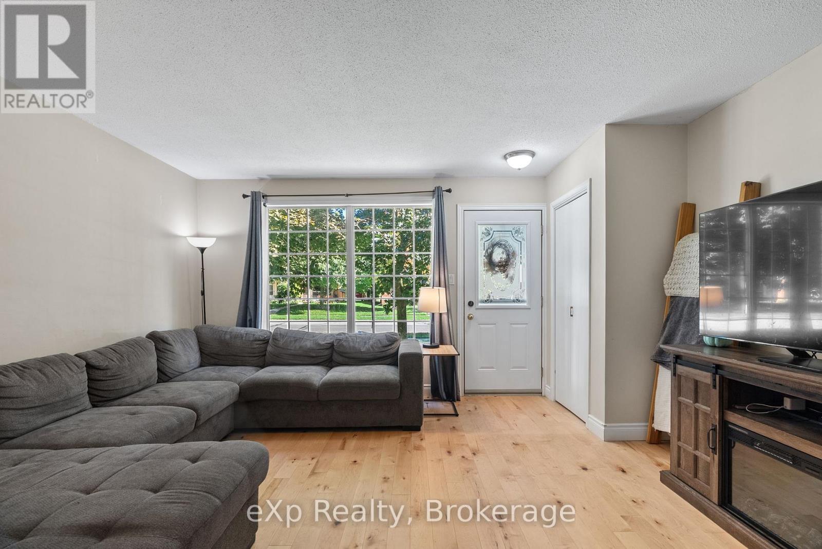 286 Dufferin Street, Stratford, Ontario  N5A 2H2 - Photo 7 - X13418354