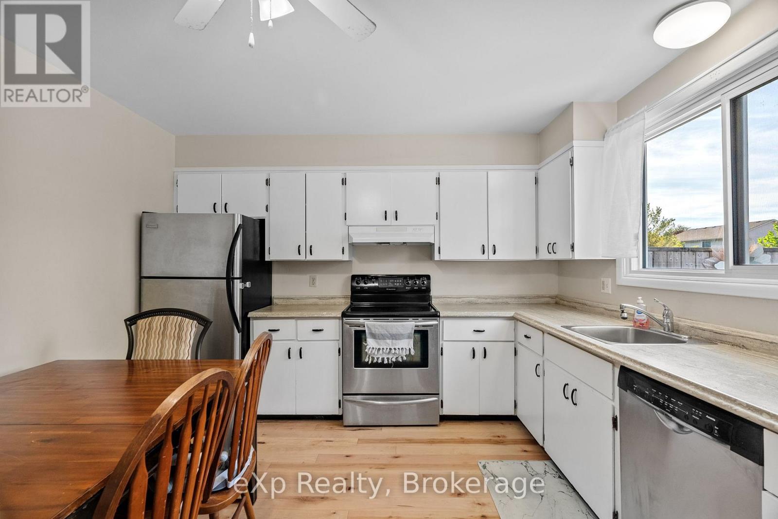 286 Dufferin Street, Stratford, Ontario  N5A 2H2 - Photo 9 - X13418354