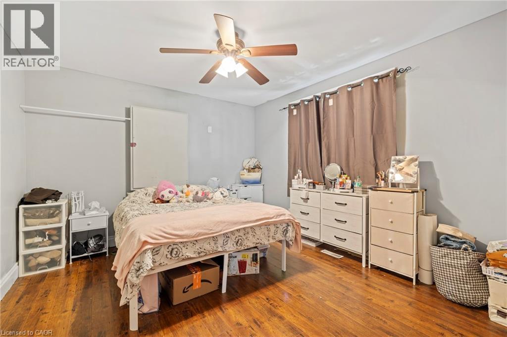 54 E Chestnut Street E, St. Catharines, Ontario  L2T 1H1 - Photo 13 - 40837742