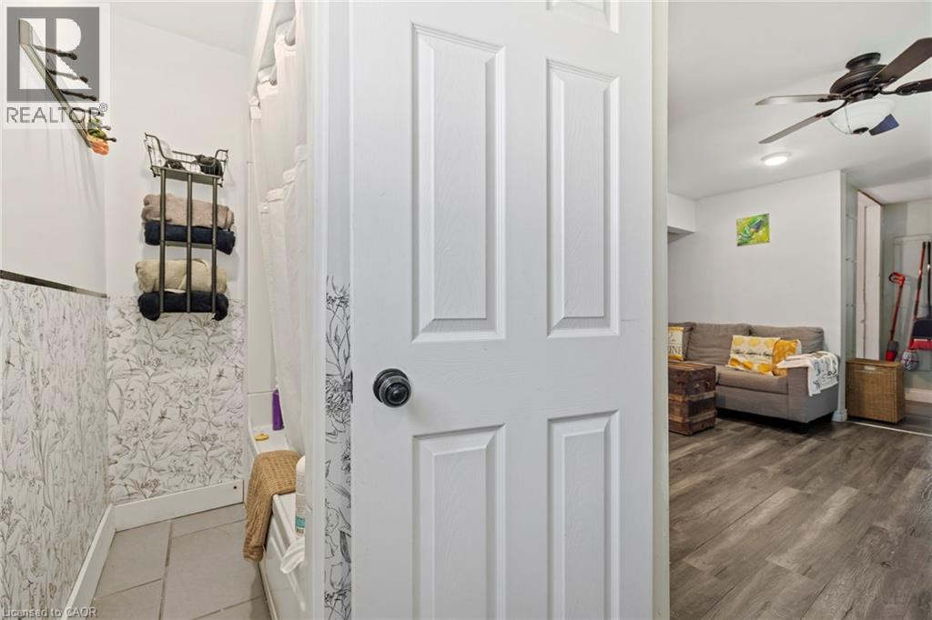 54 E Chestnut Street E, St. Catharines, Ontario  L2T 1H1 - Photo 22 - 40837742