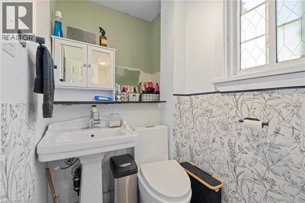 54 E Chestnut Street E, St. Catharines, Ontario  L2T 1H1 - Photo 23 - 40837742