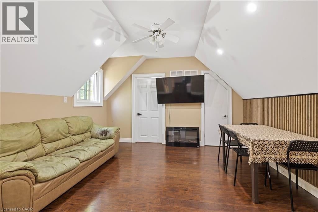 54 E Chestnut Street E, St. Catharines, Ontario  L2T 1H1 - Photo 28 - 40837742