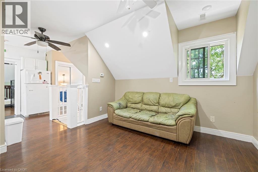 54 E Chestnut Street E, St. Catharines, Ontario  L2T 1H1 - Photo 30 - 40837742
