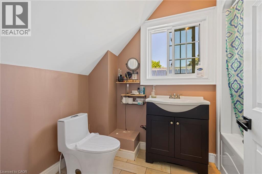 54 E Chestnut Street E, St. Catharines, Ontario  L2T 1H1 - Photo 31 - 40837742