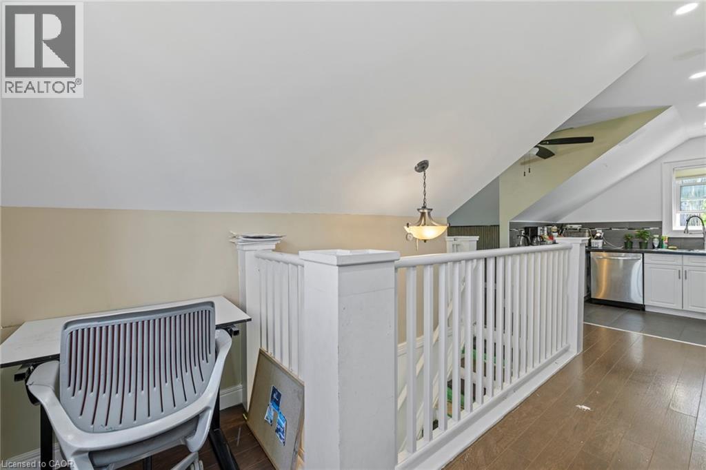 54 E Chestnut Street E, St. Catharines, Ontario  L2T 1H1 - Photo 33 - 40837742