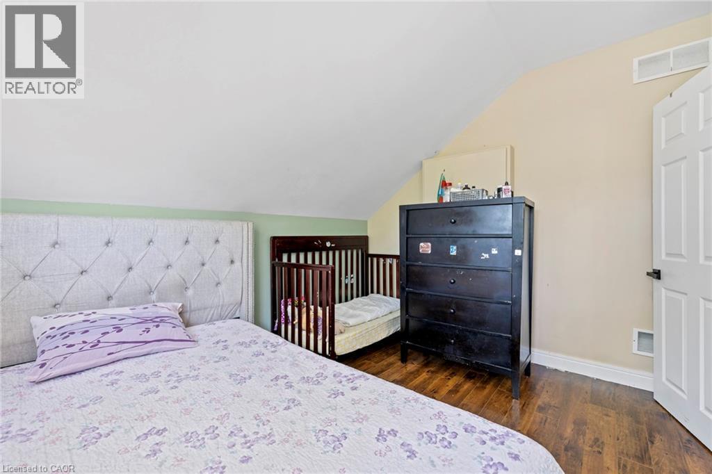 54 E Chestnut Street E, St. Catharines, Ontario  L2T 1H1 - Photo 35 - 40837742